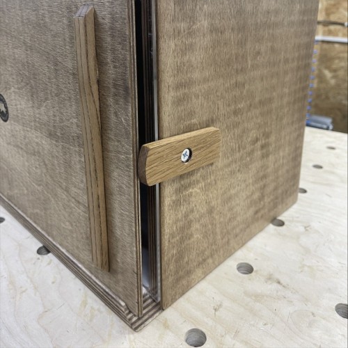 Ящик «Угадай, что внутри» с одним отверстием