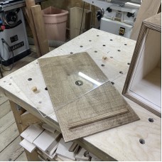 Ящик «Угадай, что внутри» с одним отверстием